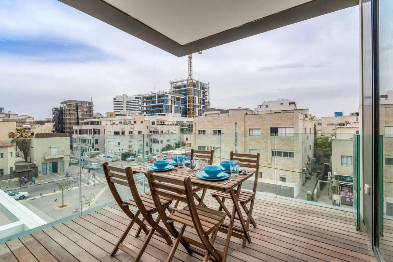 Front In Luxury Building Hayarkon 29 Apartment