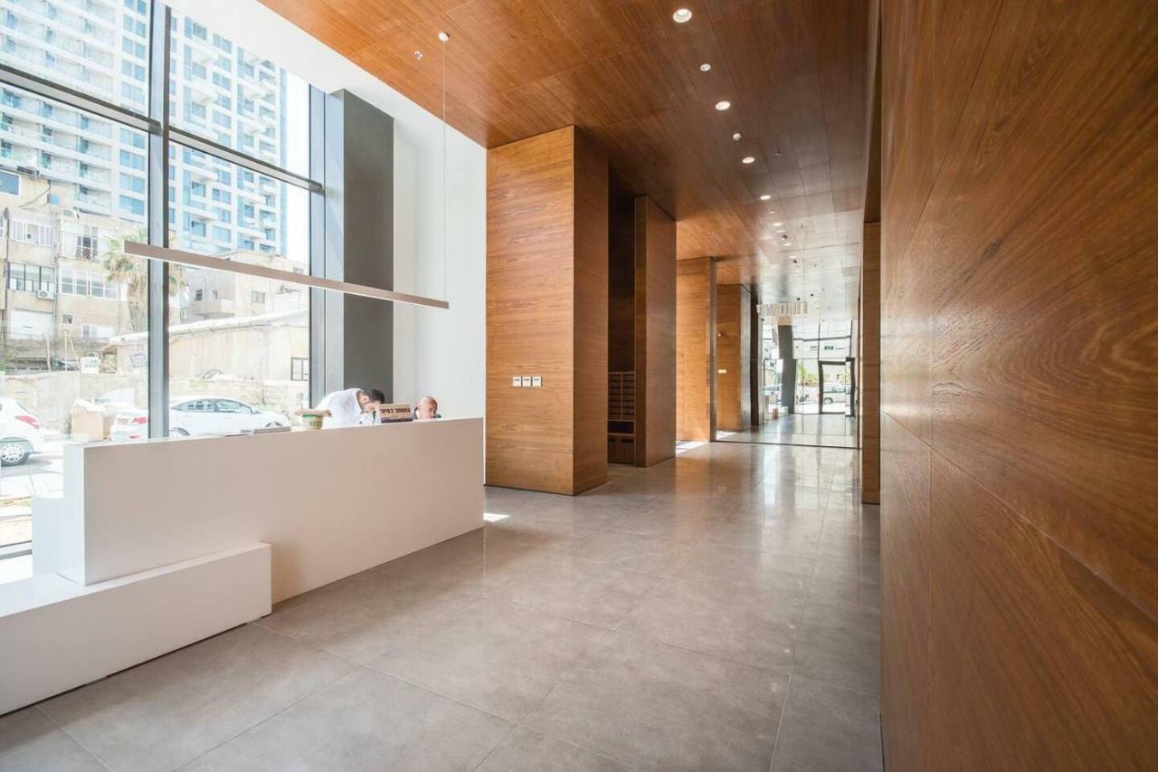 Front In Luxury Building Hayarkon 29 * Tel Aviv