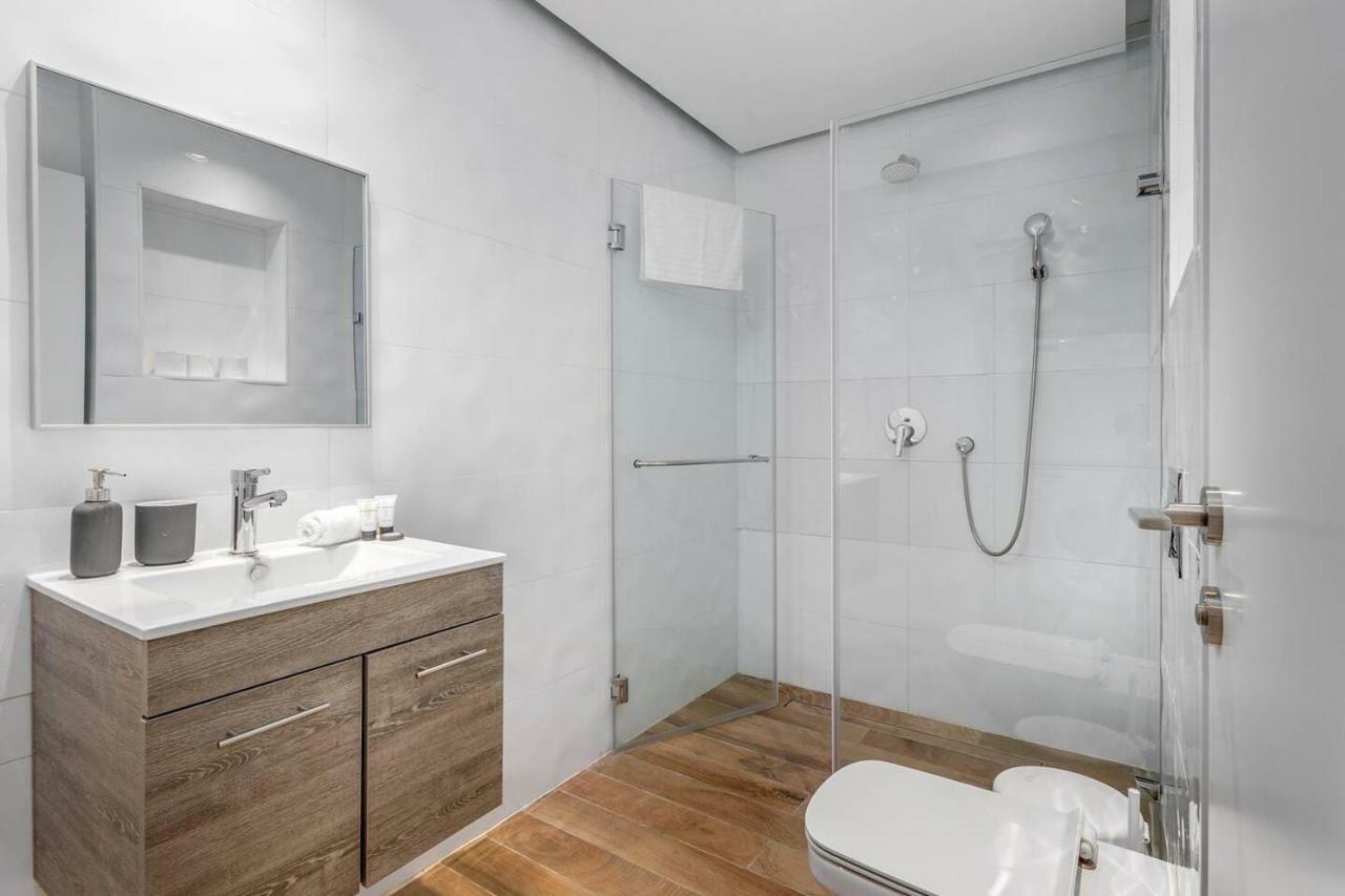 Front In Luxury Building Hayarkon 29 * Tel Aviv