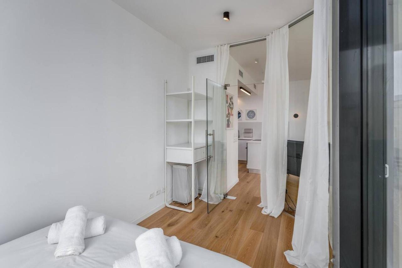 Front In Luxury Building Hayarkon 29